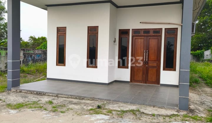Rumah Siap Huni Halaman Luas di Tengah Pusat Kota Singkawang