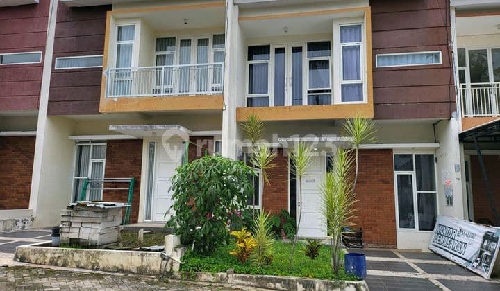 Villa 2 Lantai di Kota Batu Dekat Jatim Park 3