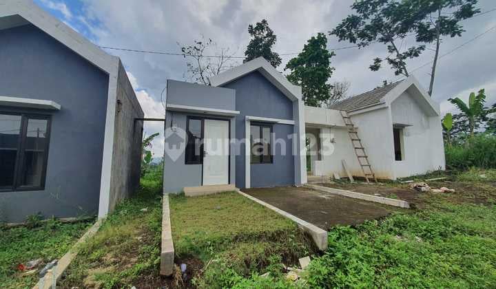 Rumah Modern Di Kedungrejo Pakis Malang, Akses Mudah Ke Kota.