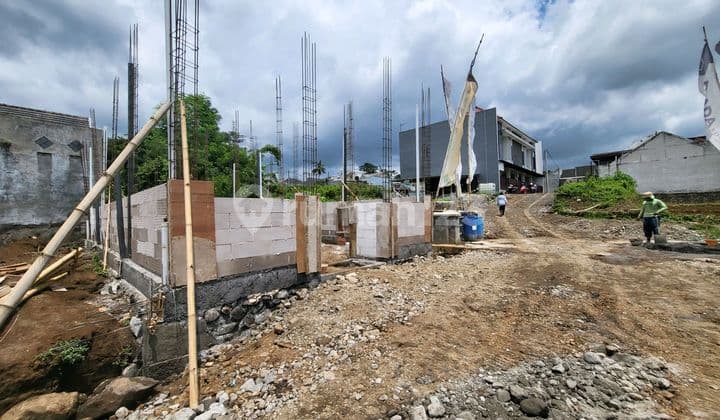 Kost 2 Lantai, Bangunan Baru di Merjosari, Kota Malang