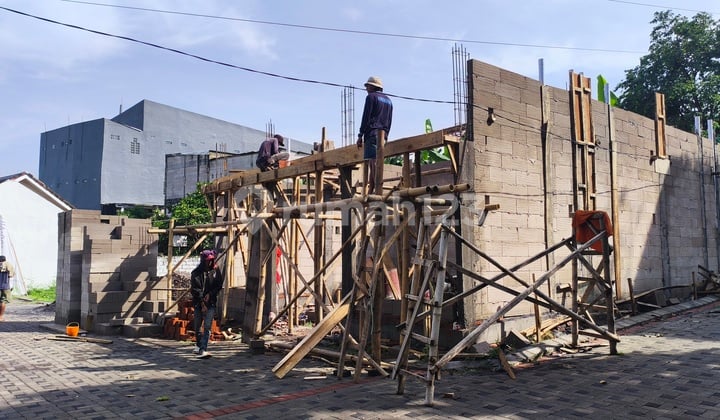 For sale, a strategic two-story ruko behind Unmuh campus.