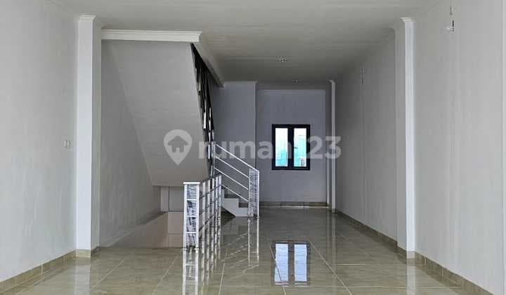 Disewakan ruko 3,5 lantai di jl Pahlawan Rempoa Bintaro Jaksel