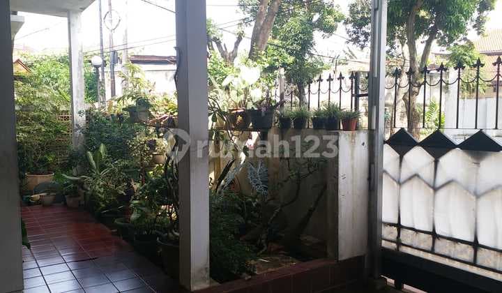 For Sale Large House In Bintaro Hook Position