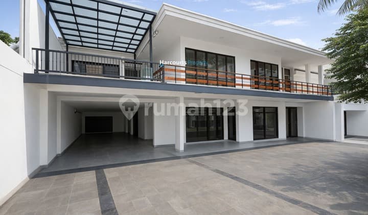 House Can Be Used as Office with Spacious Parking in Kebayoran Baru, Nice House