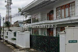Rumah Siap Huni 2 Lantai Dengan Pool