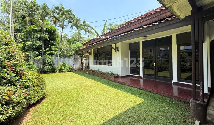 Rumah Klasik Terawat Area Cipete Jakarta Selatan