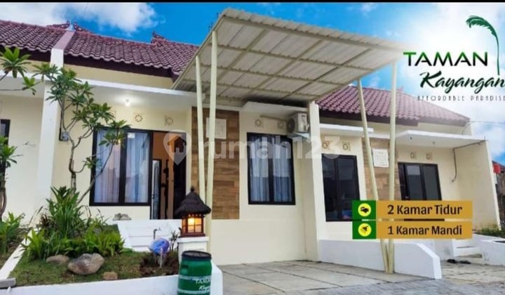 Rumah Dekat Jalan Utama Di Taman Kayangan