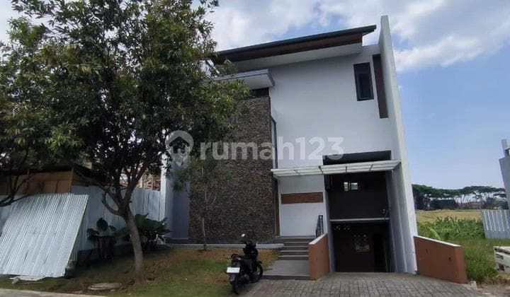 New House @ Bumi Parahyangan Bandung, Lake-Facing 3 Floors