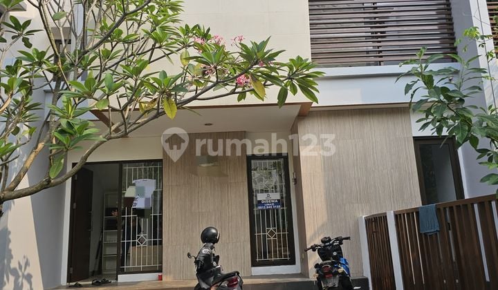Dijual Rumah 2 Lantai di Cluster Prestigia, Huni (Saat Ini Tersewa Sampai Agustus). Semi Furnished