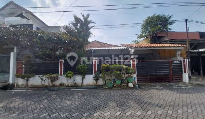 Ik Rumah Pusat Kota dengan Bandara Ahmad Yani Kota Semarang