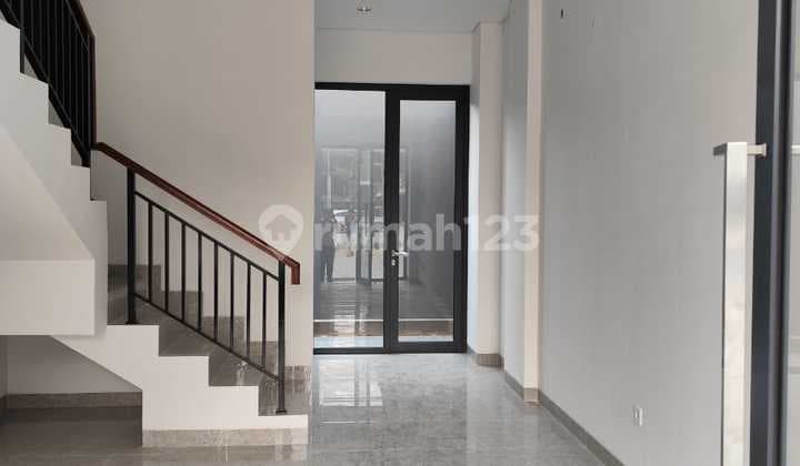 Disewaka Ruko 3 Lantai Campton BSD, Tangerang