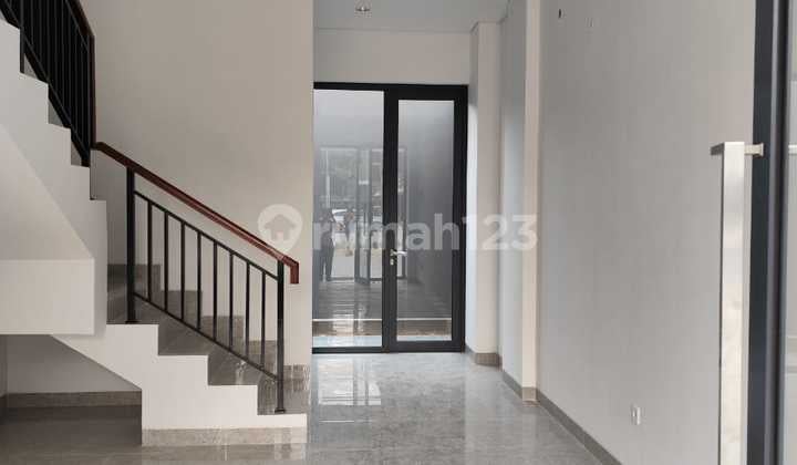 Disewaka Ruko 3 Lantai Campton BSD, Tangerang