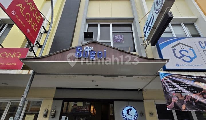For Sale: Pisa Grande Gading Serpong Shop House, 3 Floors, Already Renovated.