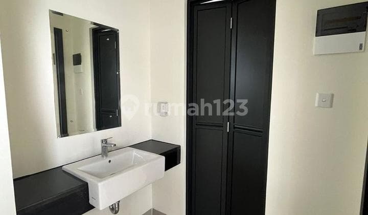 Dijual Rumah Attic Cluster Leonora Symphonia Summarecon Serpong View Danau