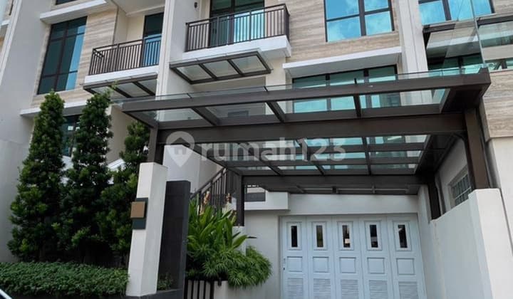 Dijual Rumah Brand New View Taman Private Lift di Taman Pondok Indah Jakarta Selatan