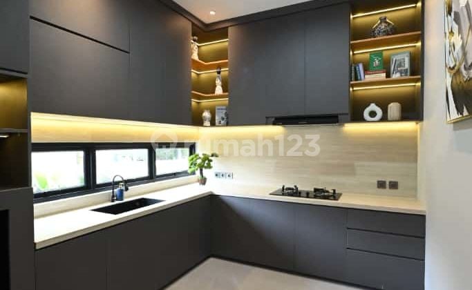Dijual Rumah Bangunan Mandiri Full Furnished Kencana Loka BSD City Tangerang