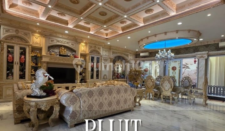 Dijual Rumah Sultan!! Classic Luxury Residence Pluit Furnish Mewah Detail Elegant!! Luas 800M2 Hanya 18,5 Miliar!! Jakut