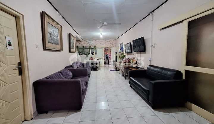Dijual Rumah Lokasi Strategis Bintaro