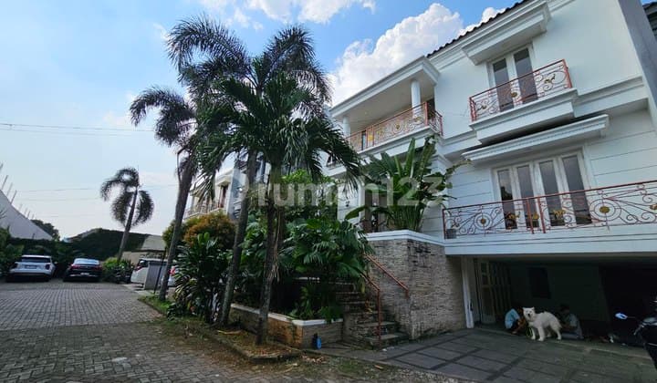 Rumah Bagus Tinggal Bawa Koper Siap Huni