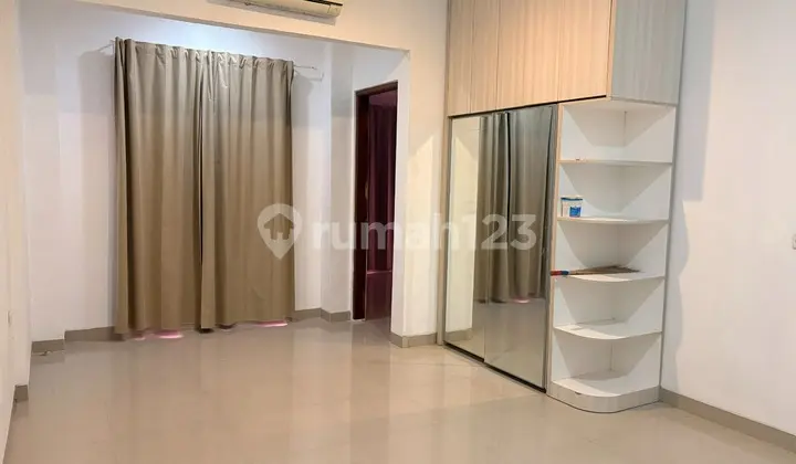 FOR RENT: 3-Story Semi-Furnished House in Pd Pucung, South Tangerang, Pd Aren.