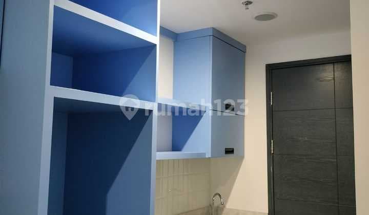 Disewakan Apartemen Collins Boulevard Type Studio Semi Furnished