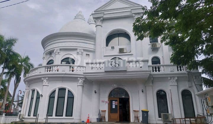 Dijual Sebagian Gedung / Ruko 3 Lantai Cantik Dan Mewah Di Jln Mt Haryono Balikpapan