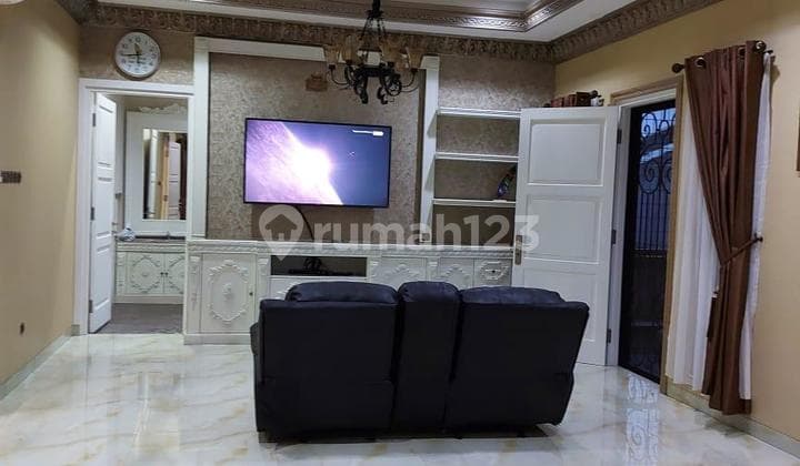 Rumah Cantik Sewa Emerald Mansion Lippo Cikarang