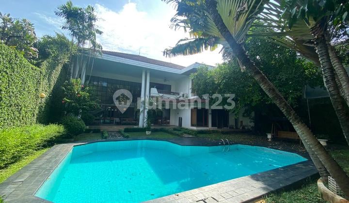 Sewa Rumah Mewah Cantik Luas Asri Siap Huni Lokasi Strategis di Kemang - Jakarta Selatan