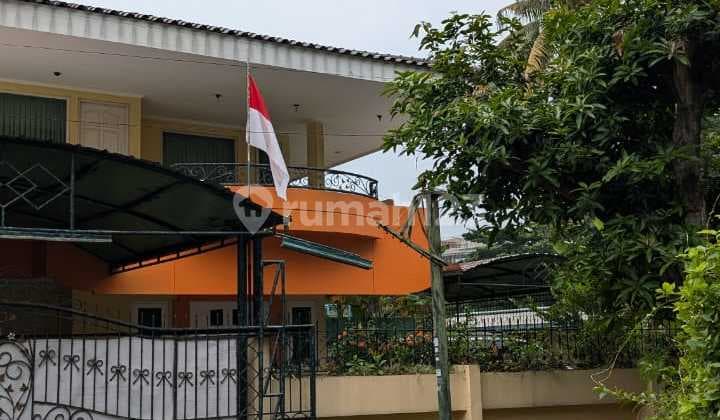 Rumah Hitung Tanah Lokasi Strategis di Pondok Indah, Jakarta Selatan