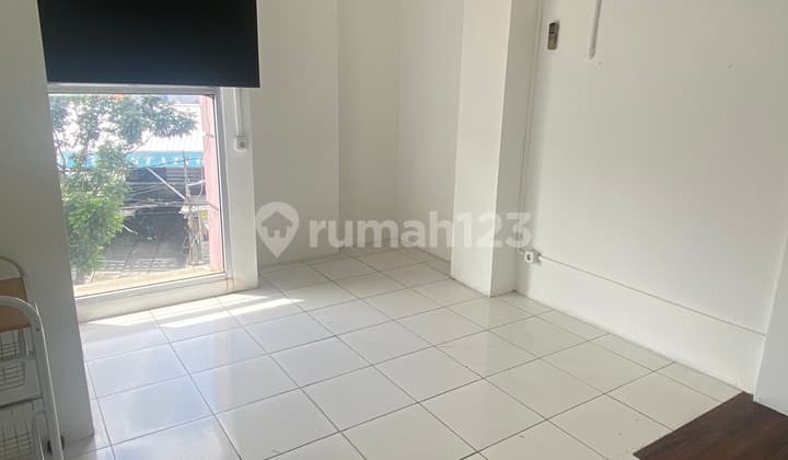 Sewa Ruko Lokasi Strategis di Pinggir Jalan Besar Petogagan, Kebayoran Baru - Jakarta Selatan