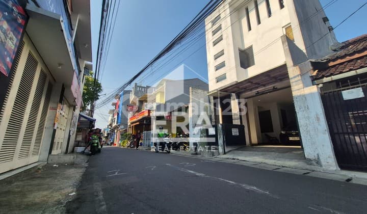 Dijual Rumah Kos-Kosan Aktif 3 Lantai Kamar Terisi Penuh