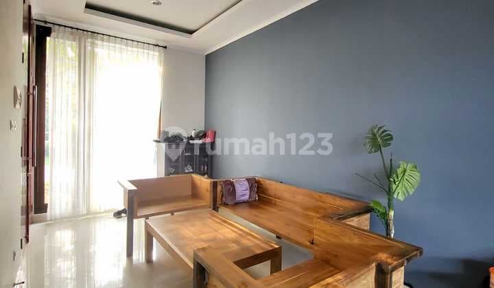 Disewakan Rumah With Pool di Kebayoran Symphony