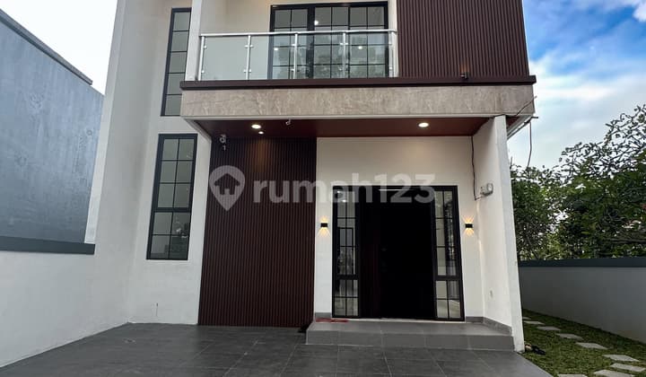 Dijual Rumah Graha Raya Bintaro - Hoek Bangunan Baru
