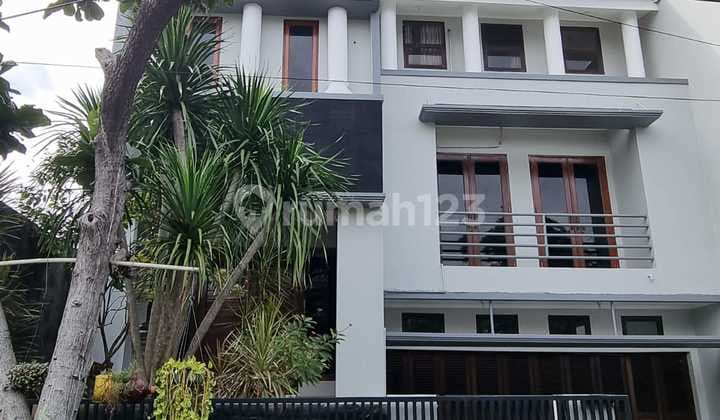 Dijual Cepat Rumah, 2 Lantai, SHM, di Meruya Ktidur 6+2