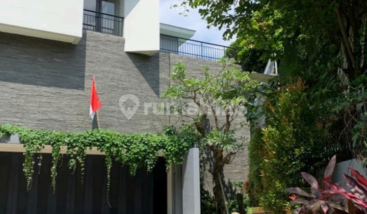 Di Jual Rumah Baru BSD Denga Kolam Renang Ltanah.801 LB 1041