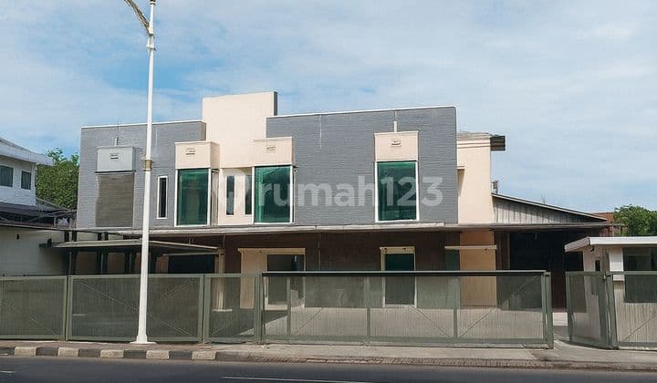 Peluang Emas! Gedung 2 Lantai Strategis Di Pasar Minggu