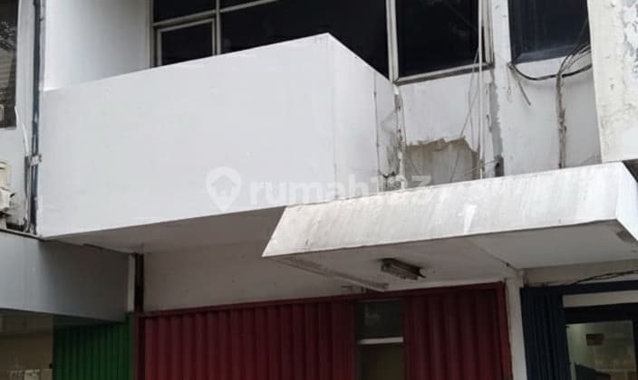 Ruko Termurah dan Strategis dekat akses manapun di Area Kebayoran Lama, Jakarta Selatan RRU004