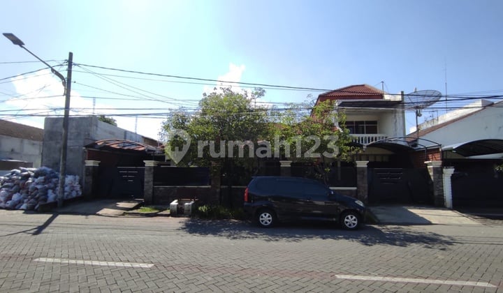 Rumah Besar Hitung Tanah Kutisari Indah Utara , Row Jalan Besar