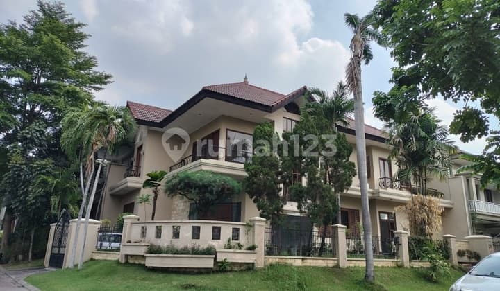 Selling Premium Hook House Graha Fanily Full Furnished 2 Floors
