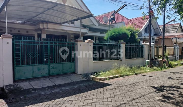 For Rent: Clean and Ready-to-Occupy House on Jl Manyar Tirtoyoso Utara, Surabaya