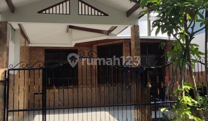 FOR SALE BCS HOUSE KELAPA GADING 90m2 EAST FACING, 2 FLOORS, STRATEGIC LOCATION, CODE KS