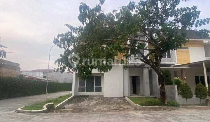 Rumah Tinggal Komplek Halton Place Blok G Rumah Tinggal Komplek Halton Place Blok G