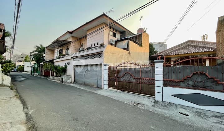 Jual Rumah Luas 626m2 di Kebon Jeruk Belakang Rcti Jakarta Barat