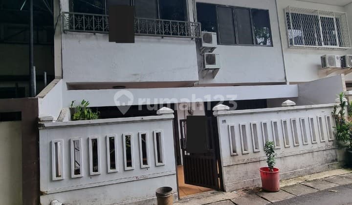 For Sale: Garden-Facing House in Krekot Area, Pasar Baru, Central Jakarta