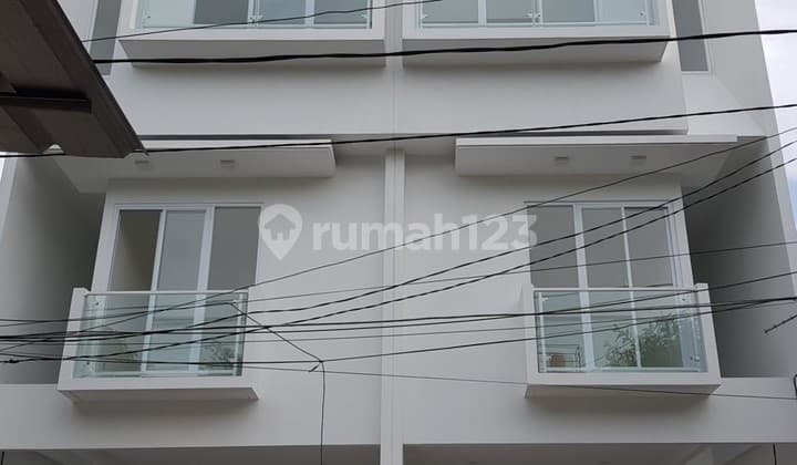 Jual Rumah 3 Lantai Full di Tomang Jakarta Barat RR