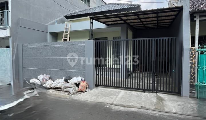 Sewa Rumah Bagus dan Siap Huni di Tawakal Jakarta Barat EF