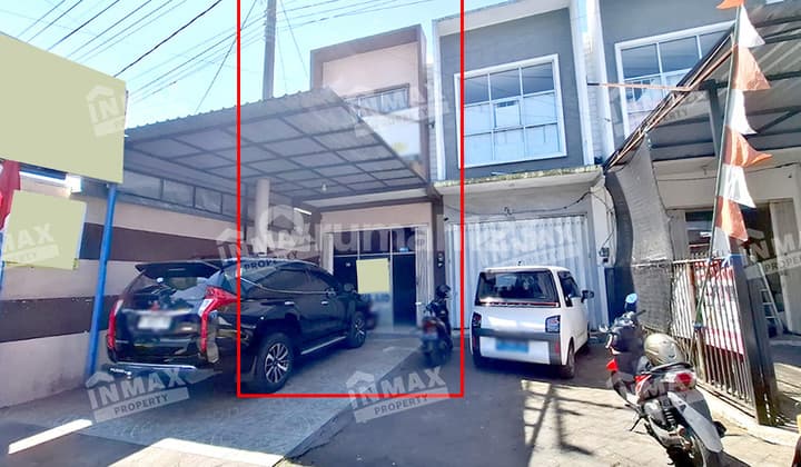 Good Shop House Two Floors, Area 152 m2 Very Strategic Location in Batu Area Near Batu Square and Jatim Park 2 on Pattimura Main Road, Batu