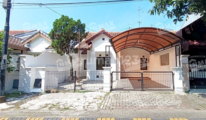 Rumah Murah Siap Huni Kondisi Sangat Terawat Ada 3 Kamar Lokasi Daerah Araya Dekat Binus dan Rs Persada di Pbi Araya, Kec. Blimbing, Malang