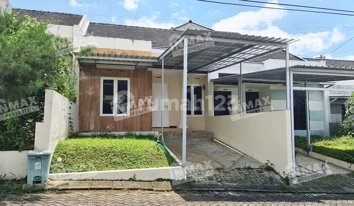 Nice House, Well-Maintained Condition, 2 Bedrooms, Already SHM, Sold Cheap, Location at Tidar, Bridgetown Housing, Dau, Malang Regency.