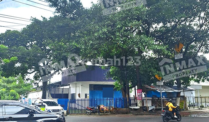 Ready-to-Use Large Warehouse with Strategic Location in the City Center at Jl. La Sucipto, Blimbing District, Malang